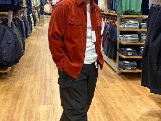 胖男生穿搭秘诀：身材胖矮也能穿出时尚感