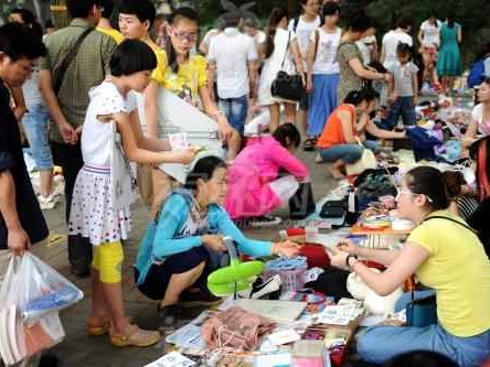 摆地摊选对品就是成功了一大半