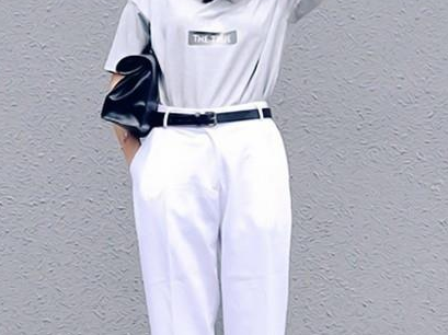 白色裤子穿搭全指南 解锁时髦清爽的春夏造型