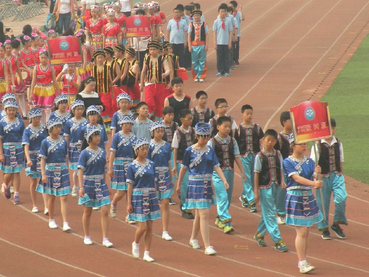 运动会穿搭全攻略：这样穿舒服又抢眼