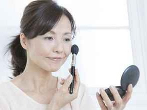 化妆与穿衣搭配秘诀：8款化妆品让你优雅绽放，时刻光彩照人