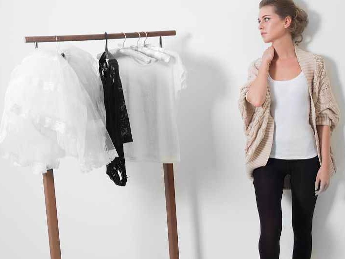 标题：衣柜整理妙招大公开 服装什么让你告别杂乱轻松收纳