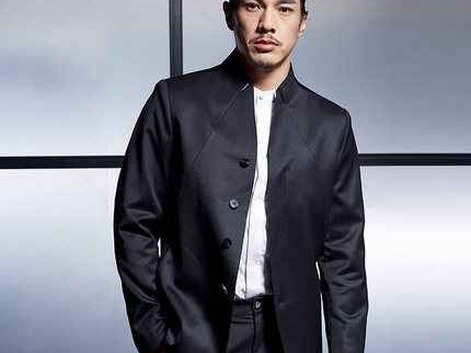 翩若惊鸿，宛若游龙：2025新中式男装大片如何定义东方型格？