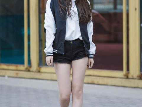 休闲短裤搭对上衣 让你时髦一夏不重样