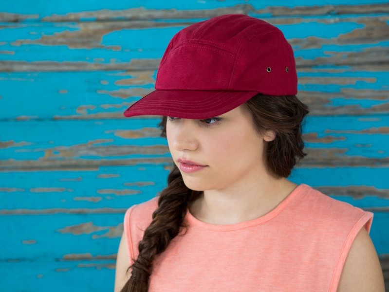 脸大戴什么帽子好看 这份选帽秘籍让你秒变小V脸