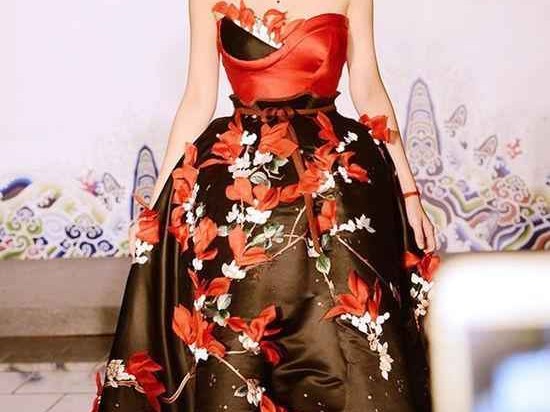 穿越时光的华服：中式高级晚礼服如何让你在重要场合‘压台面’