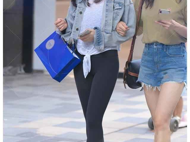 女运动裤搭配上衣全攻略 穿出时髦舒适新风尚