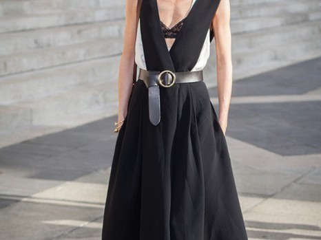 背带裙上衣搭配全攻略 穿出时髦与个性