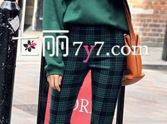 深绿色上衣搭配裤子颜色全攻略让你时尚出街