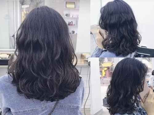 告别死板卷发 今年最火的烫发主打一个天生好发质