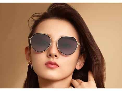 方脸选眼镜终极指南 找对镜框让你颜值翻倍