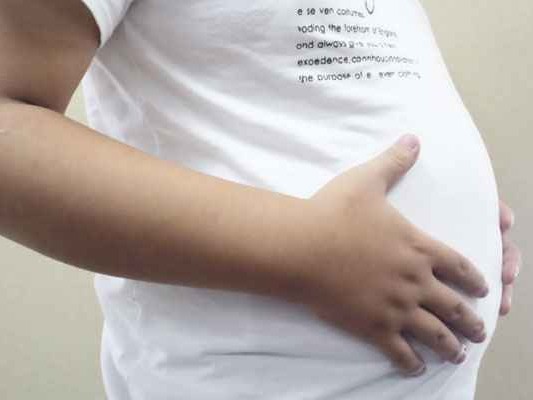 185cm胖男生穿衣搭配指南：体重标准与穿搭技巧