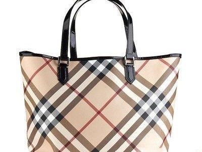 走进Burberry的英伦世界 从风雨中走来的格子传奇